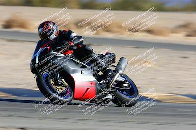 media/Jan-08-2022-SoCal Trackdays (Sat) [[1ec2777125]]/Turn 4 (1145am)/